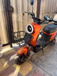 دراجة ار ٩ للبيع ب٣٧٥ الف وبيها مجال للجادين دراجة تمشيك ٤٢ كيلو فعلي ...