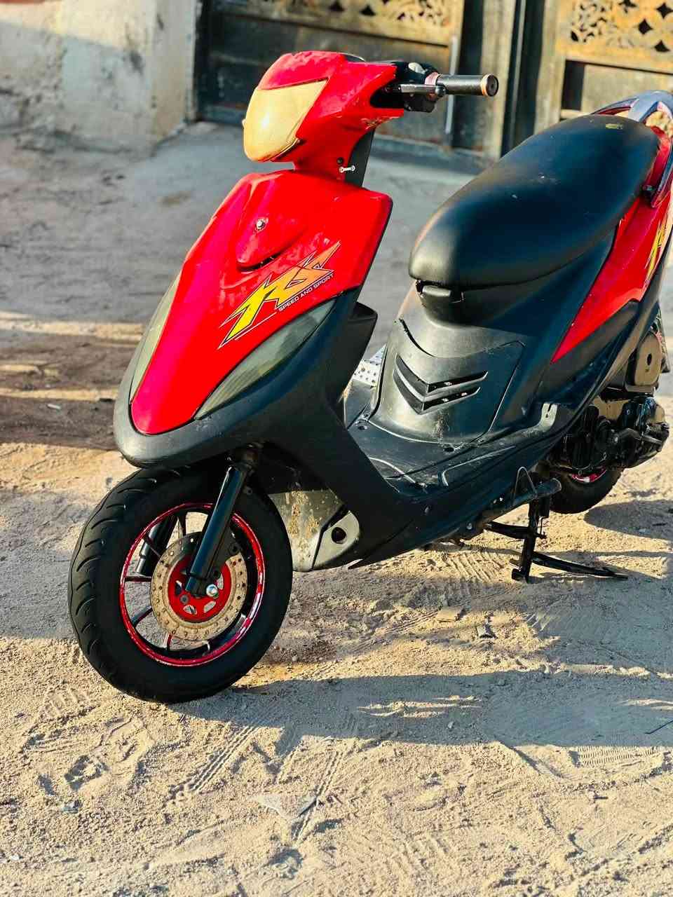 سلام عليكم ماكس عدله عينه ولايت شغالات كلهن من طول لطول ما بيها نقص + مكينه مفتوحه مبدل ولفات ستيل اصليات وباقي خير من الله السعر 450 بيها مجال عنوان الزبير ***********
