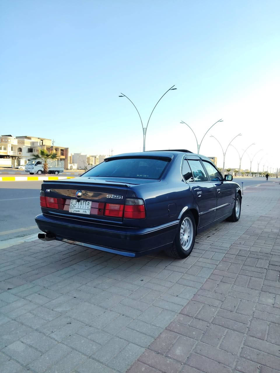 سلام عليكم للبيع او مراوس حسب لقناعه أعتذر لبيع بل قسط ولوعده
بي أم موديل ٩١حجم 530مفتوح 6سلند سياره فوول
داخل جلد كشن كهرباء تجاوي راس كهرباء شغاله صاج ملكي شاشه كامره خلفيه  داخله مشدود جديد بيه  بل كارتون كير محرك صدر امامي خلفي كله مبدل جديد  سياره نضيفه مصرف عليه هواي بدون نقوصات سنتر لوك ابوب وصندك وقبق بانزين رقم بغداد بأسمي تحويله بنفس ليوم  سعر ٦٠مكانه لانبار رمادي شراي اتصل ***********
