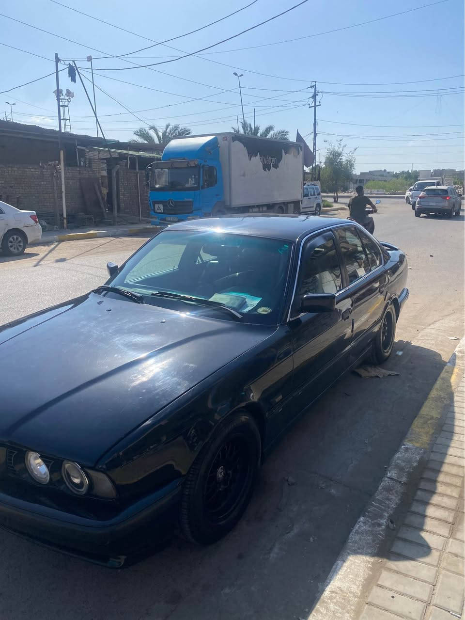 Bmw بي ام دبليو 
مكينة ٥٣٥ اصل جديدة مع الكير مصار فترة سبوع من شديتهن 
كراسي خرن ميموري عقل جدد جلد اسود  
لون اسود ملكي 
تبريد ثلج منضومة جديدة مشدودة بيها 
بيها شلعة الة تشك الكاع 
السعر ٤٨ ورقة وبيها مجال بسيط للي يريد السيارة كلش نضيفة ولا قطرة خياس نهائيا وكاملة مابيها اي نقوصات 
للتواصل واتساب او خاص 
*********** بغداد, العراق
