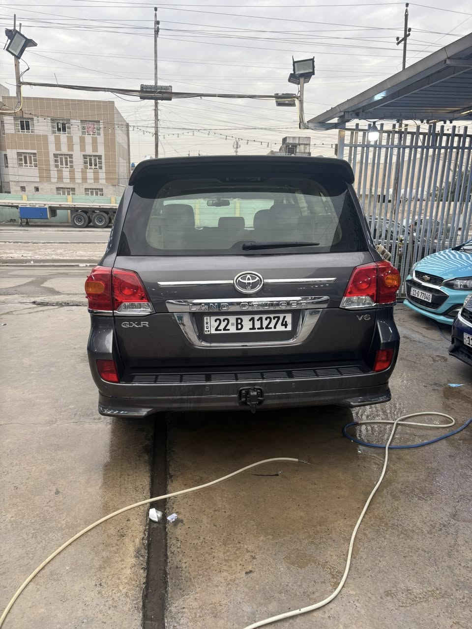 السلام عليكم سياره لاند كروز موديل 2013  صور السونر موجوده بيها فول موصفات السياره. السعر 300$ قفلها 
العنوان بغداد الجديده 
التواصل :***********
