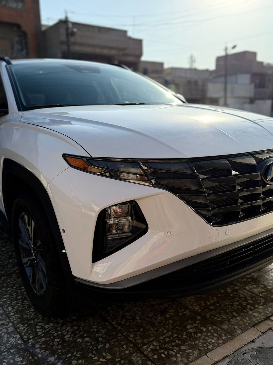 السلام عليكم
توكسان 2023 هايبرد وراد امريكي 
السيارة نص فول 
مرقم بغداد  كامل 
العنوان بغداد 
مواصفات السيارة
شاشة 
رارد امامي
نقاط عمياء 
تحديد مسار 
قيادة ذاتية
٤ انضمة قيادة 
كير دكم 
تدفئة بالكشنات 
موصفات الهايبرد معروف 
ممشى السيارة 22 الف 
السعر  : ١٧٨ وبيها مجال 
للاستفسار: ***********
