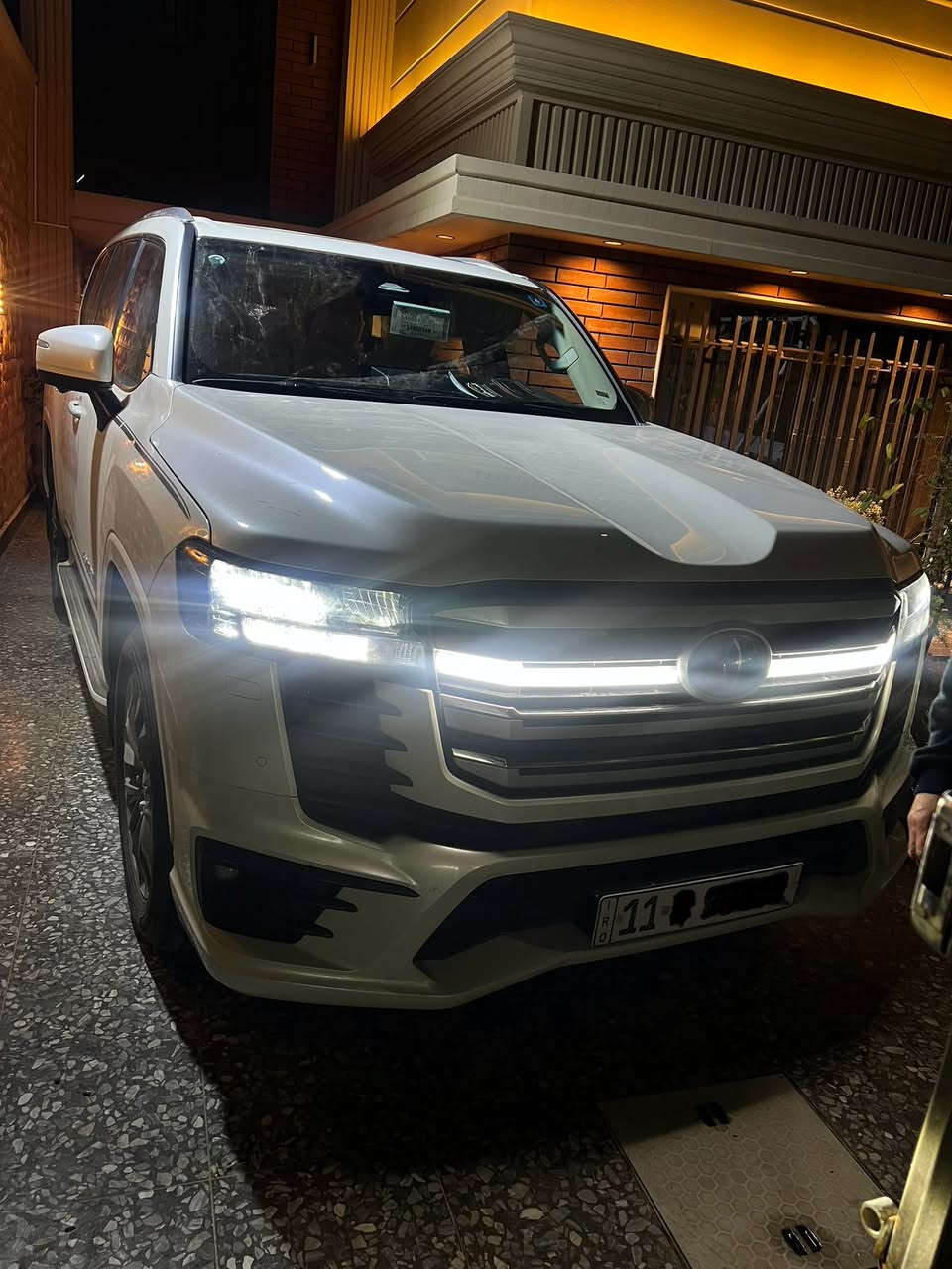 السلام عليكم للبيع سياره
النوع : لاند كروز 
الموديل :2025 
المواصفات :  (GXR  LIMITED S (TSS
نوع الضمان : شركت ساز  SAS
رقم بغداد : بئسمي 
عداد المشي زيرو : ألف فقط 
السعر ب 785 
رقم التليفون ***********
