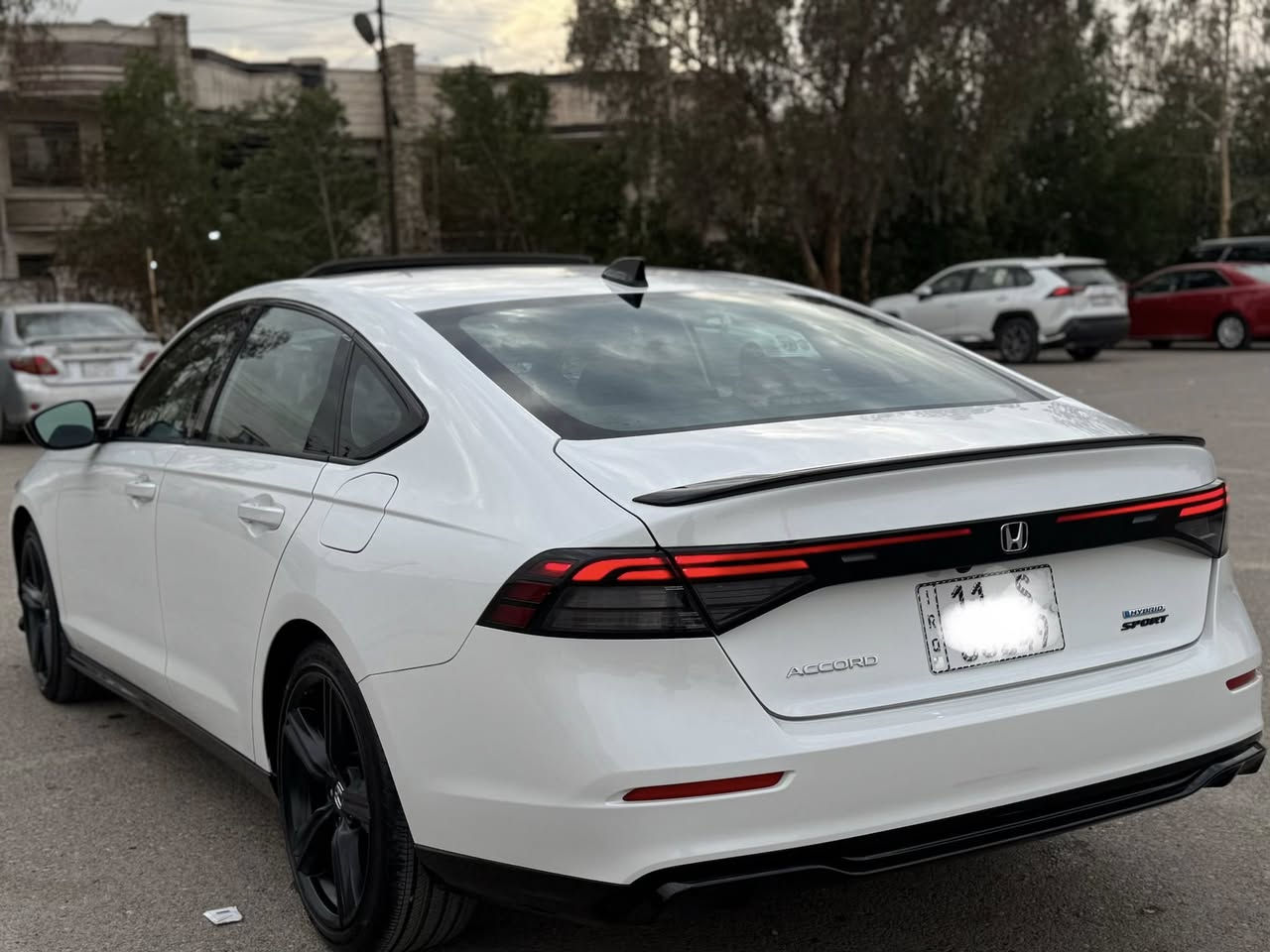 السلام عليكم
هوندا اكورد هايبرد_(2024) فئة Sport-L

عدد المسافه  10,000miles بعدهة زيرو

• المحركhybrid  

المواصفات:

•تشغيل عن بعد

•فتحه

• كاميرا خلفية

• كراسي امامية كهرباء مع  ذاكرة خزن

• رادار امامي

•نقطة عمياء

• مانع تصادم 

• تصحيح مسار

• شفتات بالستيرن

• مثبت سرعة

• دخول ذكي 

• إنارة ترحيبية

• هندبريك كهرباء

•لايت عدسات زينون

• نظام اوتو لايت Auto

• لايت العالي زنون 

• حساسات مطر 

• أوامر صوتية

• 3 أنظمة قيادة (eco, ev, sport)

• تدفئة كشنات 

•كشنات جلد  

.ايرباك ستيرن وبردة فقط

.سيارة نضيفة وجديدة بمعنى الكلمة

.صبغ قطعة وحدة جاملغ امامي جهة الصدر,وتبديل الباب جهة الصدر بلادي اصلي شركة,بدون اي دواخل حادث سطحي 
.مكانهة بغداد العامرية
.***********
