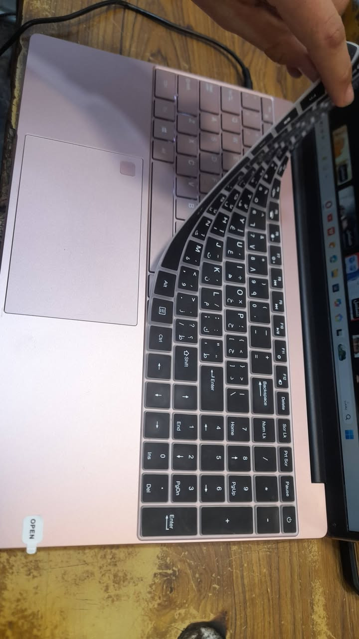 لابتوب KurieTim هو جهاز كمبيوتر محمول اقتصادي ومناسب للأعمال والدراسة، يتميز بمواصفات جيدة مقابل سعره، مثل معالجات Intel N95 أو AMD Ryzen، ذاكرة وصول عشوائي (RAM) تصل إلى 32 جيجابايت، وسعة تخزين SSD تصل إلى 1 تيرابايت. تتوفر هذه الأجهزة عادةً بمقاسات 14.1 أو 15.6 بوصة بشاشات FHD IPS، وتعمل بنظام Windows 11 Pro.
Newegg
Newegg
 +4
أبرز مواصفات لابتوب KurieTim:
المعالج: خيارات تشمل Intel N95 (رباعي النواة) أو AMD Ryzen 7 5825U/3500U للألعاب والأداء العالي.
الذاكرة (RAM): سعات عالية تتراوح بين 16GB و 32GB DDR4.
التخزين: أقراص صلبة سريعة NVMe SSD بسعات 512GB أو 1TB.
الشاشة: مقاس 15.6 أو 14.1 بوصة بدقة FHD (1920x1080).
١٦٠


**إذا كنت صاحب هذا الإعلان وتريد حذفه لأي سبب، رجاءا أرسل رسالة إلى الدعم الفني**