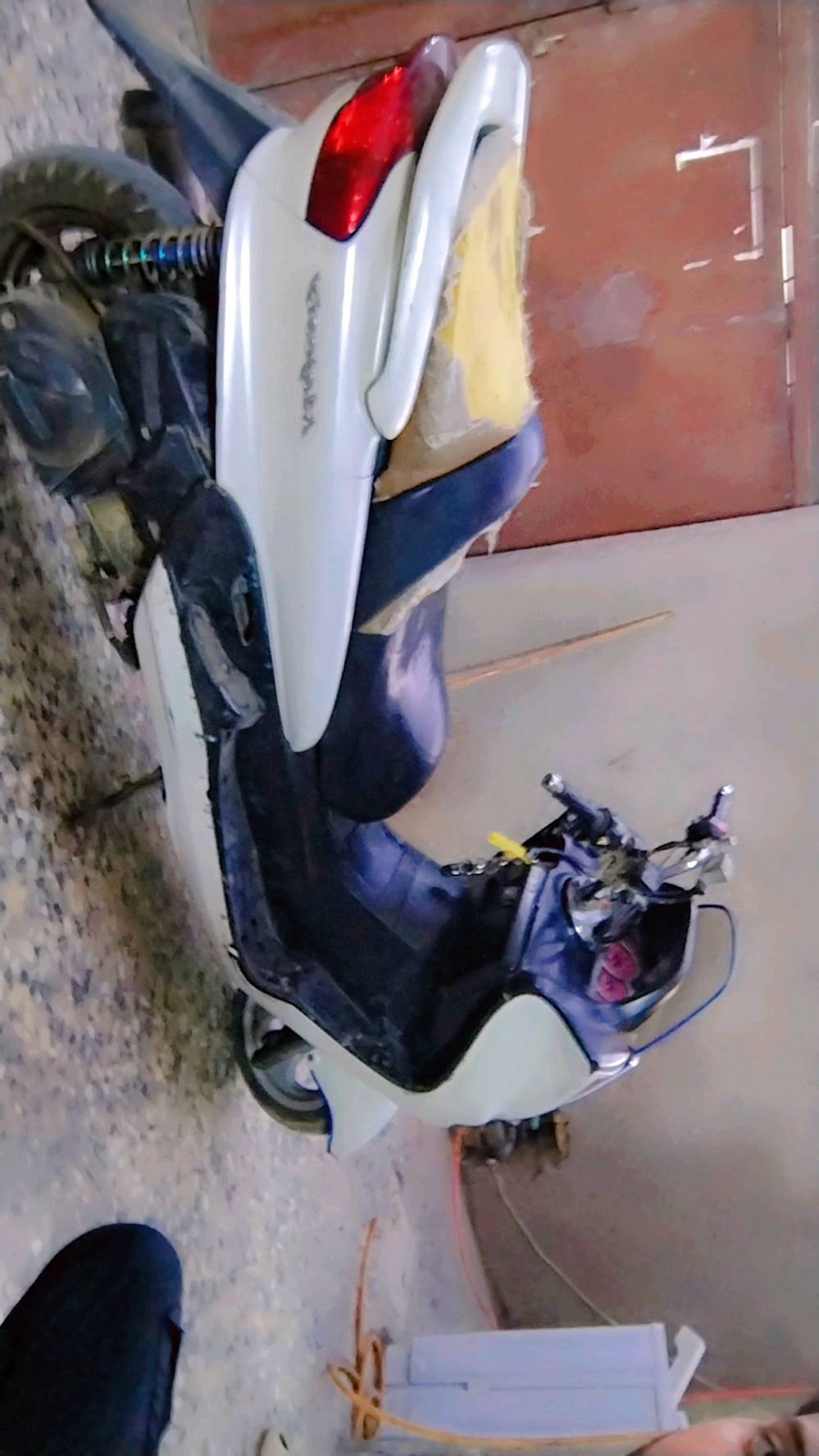 لسلام عليكم شباب هاي دراجة ماجستة محدث مواصفات الدراجة كفرات اصليه كهربايات كلهة شغاله هورن اشاير كيج بانزين كيج كيلو متر كيج رون كيج حماوة الساعه البدشبول كلهة شغاله المكينة مجفتة
.. نقصهة كلجات  وبنزات مكاني شهداء الثالثة الشراي يجيني واتساب السعر /450بيهة مجال بصيط /***********
