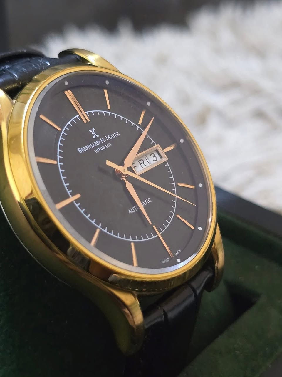 بيرنارد اج ماير اوتماتيك الساعه نضافه ١٠٠/١٠٠ مع كافه المرفقات ٣٥٠$ مكاني بغداد ***********
