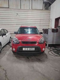 ألسلام عليكم كيا صول 2013 الون احمر سياره فقط جارده تحتاج صبغ مواصفاته...