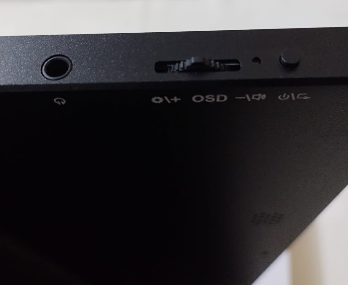 شاشه مونيتر حجم 15.6 تحكم دكم مو لمس جديده غير مستخدمه 
اعلى سعر ابيع

توصيل ٥٠٠٠ لجميع المحافظات


**إذا كنت صاحب هذا الإعلان وتريد حذفه لأي سبب، رجاءا أرسل رسالة إلى الدعم الفني**