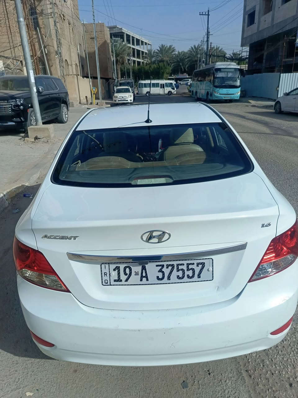 اكسنت2014امريكي محرك1600 دوش
كير ومكينه مكفولات
تحكم ستيرن
تبريد ثلج
فتحه سقف بانوراما
رقم انكليزي الجديد
شاشه كبيره
بيها سونار جديد بالمنشور
بيها باب الجانب الايسر خلف السائق مبدل ومصبوغ + جاملغ خلفي خدوش 
الباقي كله مكفول حداديه وكير ومكينه
رقم وسنويه وهزه كله جديد السياره بأسمي تحويل ثاني يوم المكان كربلاء السعر 100
*********** متواجد فيس + وتساب
