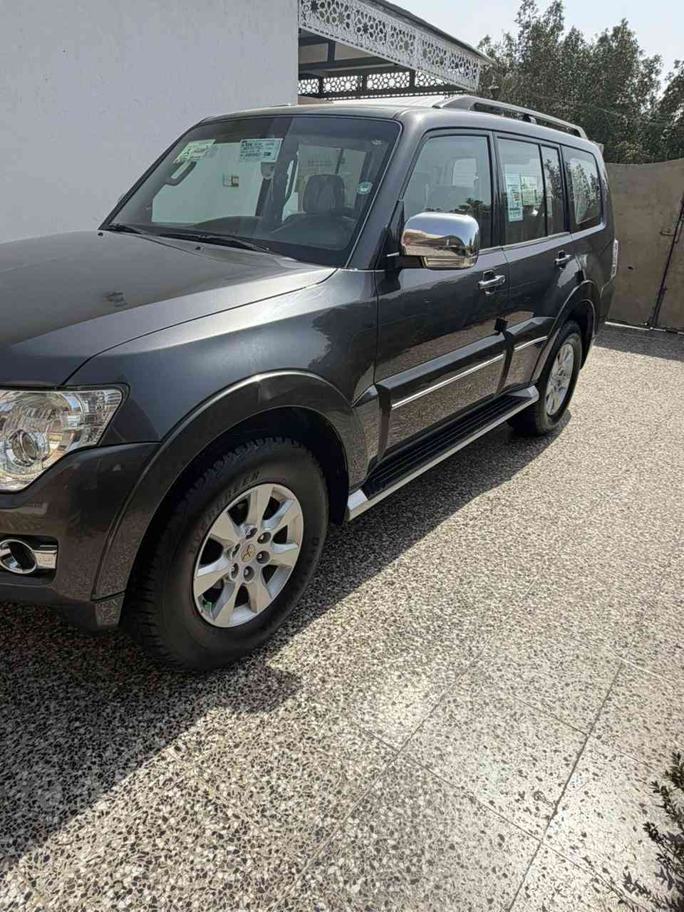 باجيرو2018 سياره كفاله عامه من الصبغ والضربه جديده كفاله من كلشي سياره وضع شركه ماشيه ٦٨حقيقي مكينة مامفتوح علامة ذهبية كير مامفتوح سياره جديدة
وعل فحص سياره جديده بمعنه الكلمه كير محرك خير من اللة سياره كارتون صدر إمامي وخلفي جديد طسه معالجه شرط ترايه يخبل مسويله كواتم بيبان سياره شرط لوك ادمامه كامله مسويله سياره جاهزه من كلشي 
بيبان جلد لايت وزنون اصلي زراك لايت ٨ ايرباك 
7راكب دبل تحكم استيرن 3 كامره وحساس خلفيه 
كأمره امامي اصل داخل صاج علامة الحبتور
ويل 17 محرك ٦ سلندر 3500 كير ٥ نمر مري شفط 
اشاير بل مري لد نهاري فورويل 4x4 السياره 
رقم اربيل الجديد الدولي بسمي تحويل  اني حاضر 
العنوان بغداد حي النورين السعر183ورقة ***********
الاستفسار /***********
