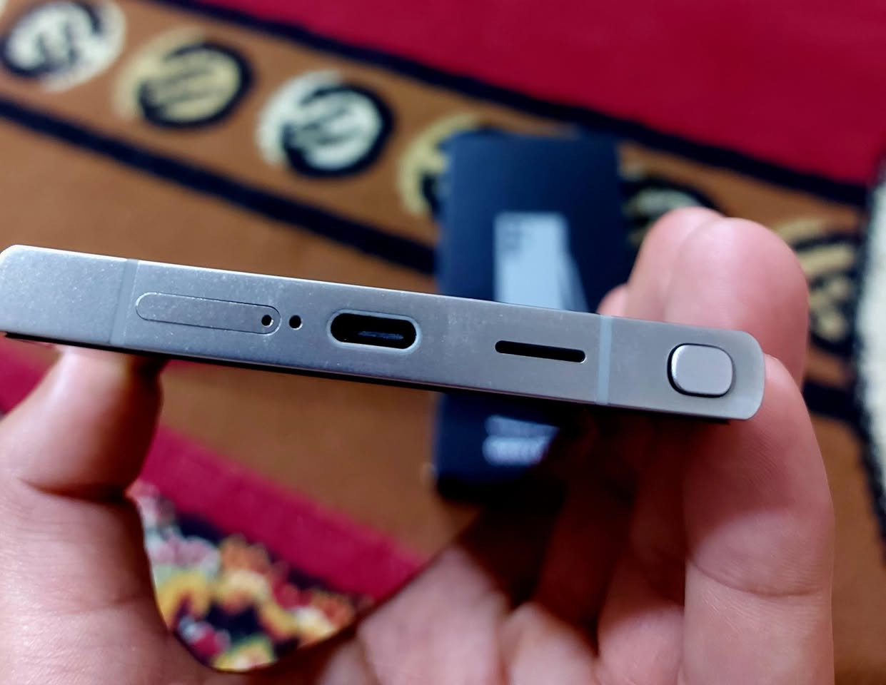 سلام عليكم S24 الترا
ذاكرة 256 رام12 

جهاز الله شاهد طك كارتون مكفول جديد تجي تفحص وتاخذه من باب بيتي اذا بيه شي تاخذه وتاخذ فلوسك ويا  رايده اب 900 مكاني الديوانيه ***********
