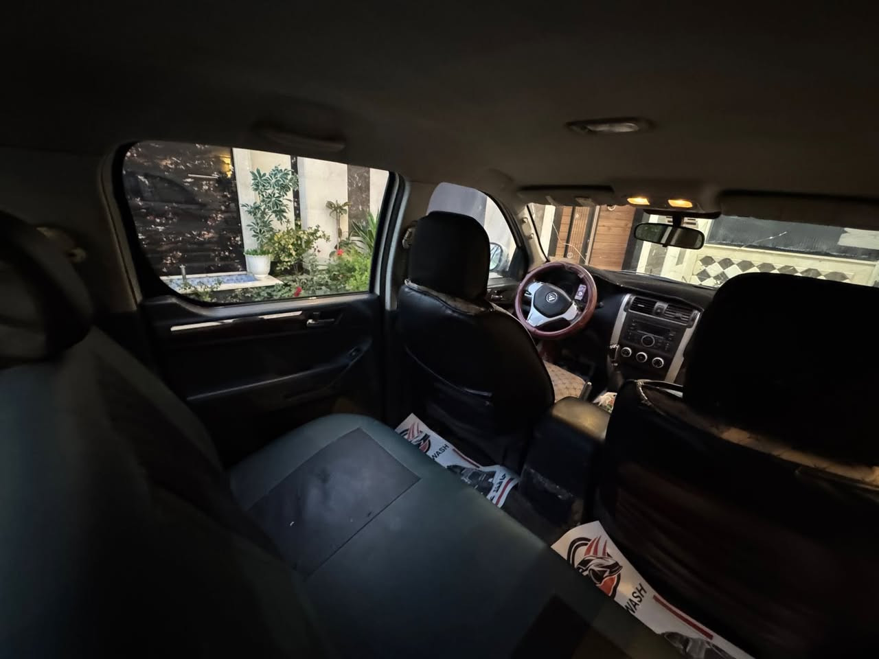 سلام عليكم 
فتون تولاند ٢٠١٥
محرك 2400
رقم بغداد بإسمي وشرط التحويل
كير عادي محرك خير من الله كشر بدون صبغ تبريد ثلج صدر نظيف تايرات جدد السعر ٩٠ والعنوان بغداد 
***********
