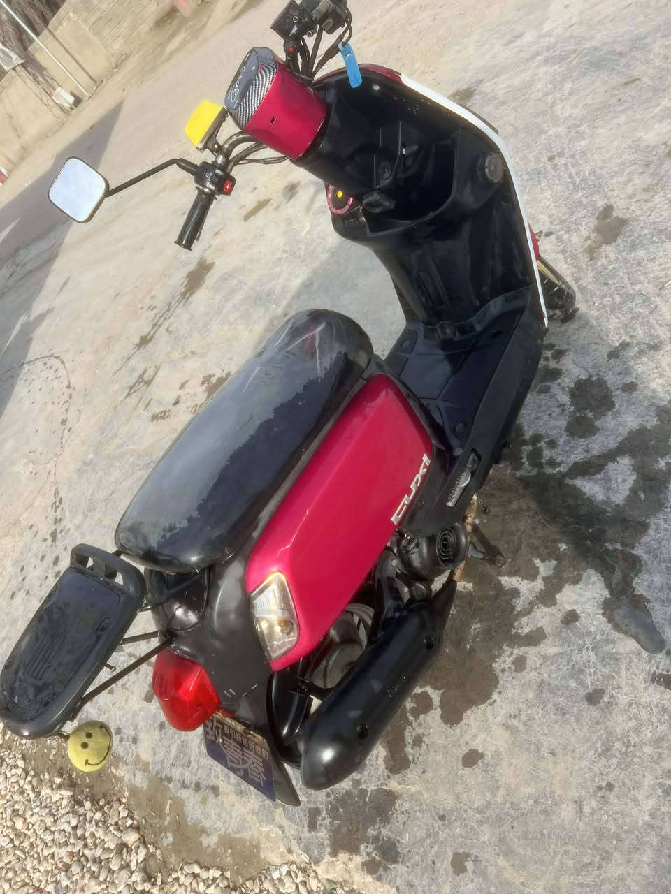 السلام عليكم
بوليس مسطرة للبيع 

الدراجه مصبوغة 

الدراجه خير من الله شلعة ومعدل ونضيفة 

السعر 900 وبيها مجال

للأتصال/ ***********
