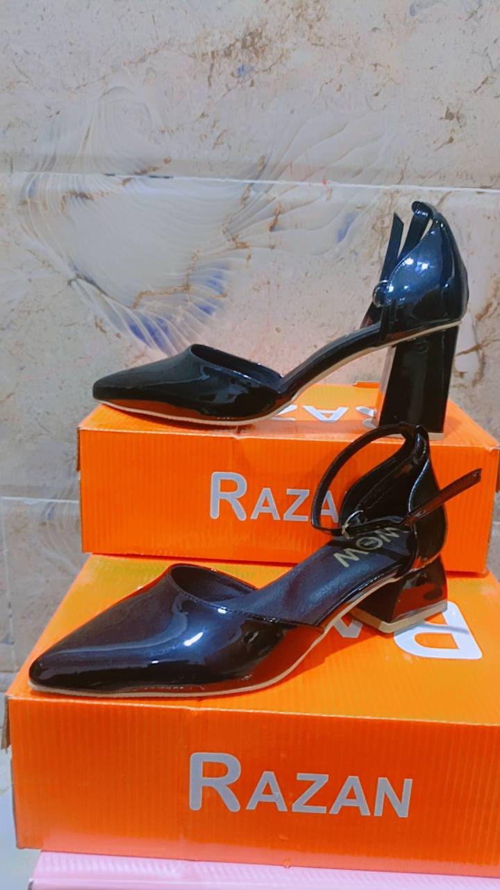 تنزيلات احذيه نسائيه و بناتيه 
جميع القياساتالقياسات و الوان 
ارخص الاسعار 
توصيل ناصريه  
للحجز وتساب ***********
بارخص الاسعار
