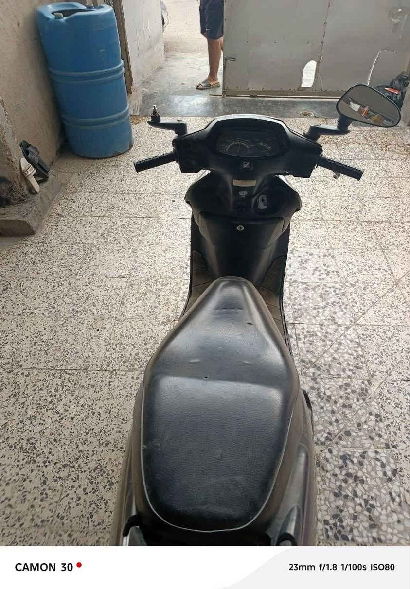 سلام عليكم دراجه سبيسي للبيع السعر 400 وبيهه مجال بسيط العطل بل مكينه دير وما تاخذ 
للستفسار الاتصال عل رقم ***********
