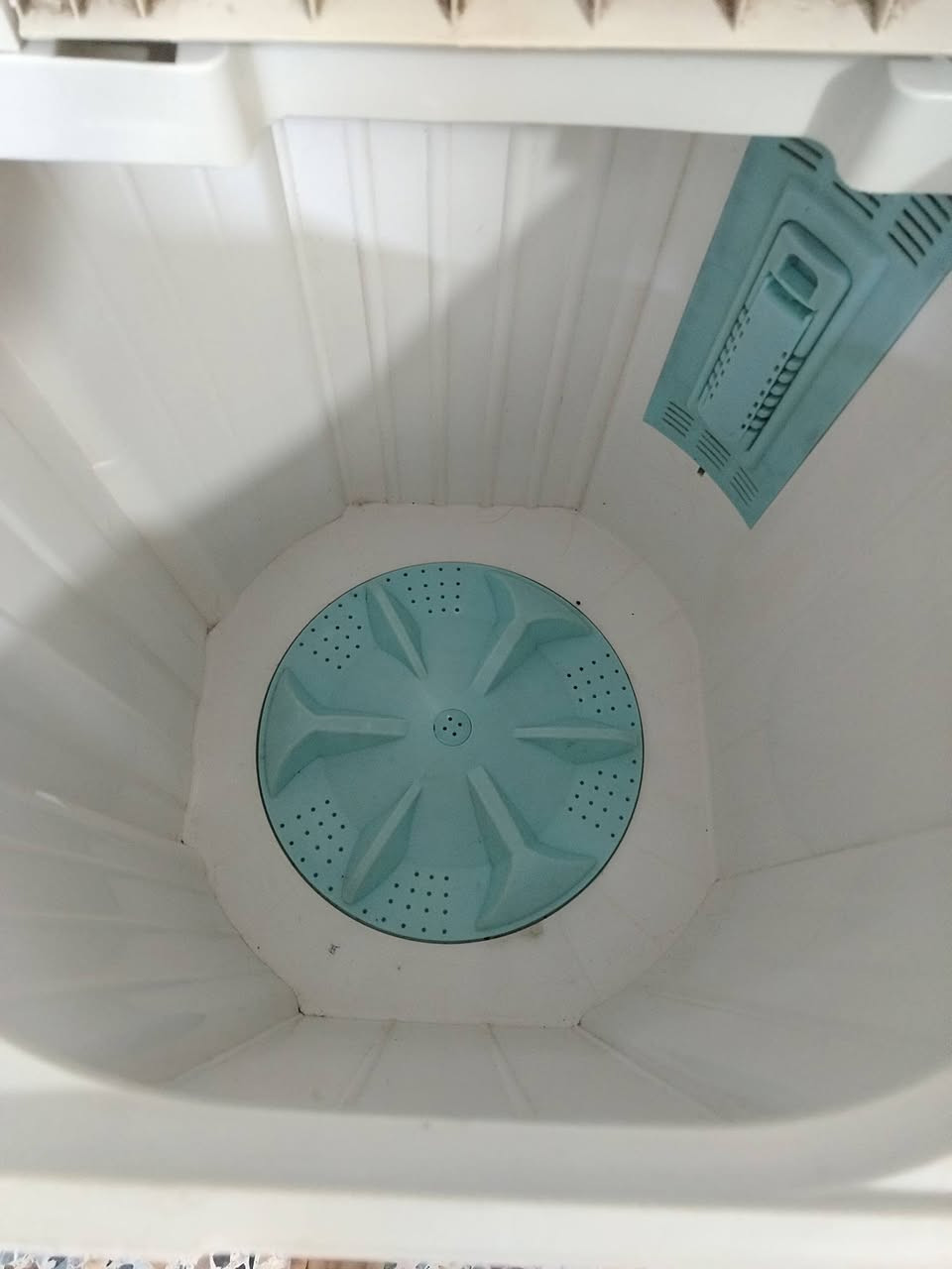 سلام عليكم غساله هيتاشي حجم 25كيلو
غساله كلش نضيفه ماطوراته اثنينهن بلاديات مال شركه شغاله غسل تنشيف النضافه الصور تحكم 
للبيع مكاني العبيدي الراسه شارع 20
سعره 85 مجال قليل 
***********
