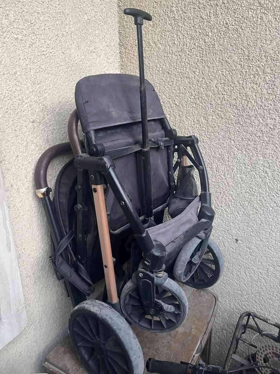 للبيع سبلت فورد 1 طن السعر 175
سبلت أواكس 1 طن السعر 175 جدد ونظاف
مجمدة السعر 150 
عربانة طفل ماركة السعر 50 مكان الأعظمية للأتصال ***********
