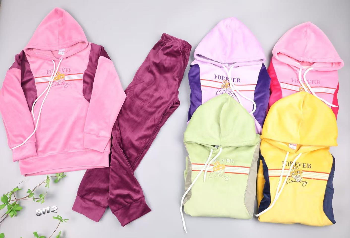 تراك ولادي بناتي قديفه
 قياس 8//12سنه 
 سعر  بعد التخفيض الدرزن 50 بدل من 55الف 
اقل طلب 3درزن 
متوفر توصيل بصرة 5 محافضات 6
للحجز عنوان ورقم  
***********
‏تابع قناة أزياء الماسة في واتساب: https://whatsapp.com/channel/0029Vb3pV2I3LdQLqTEdWW1s
