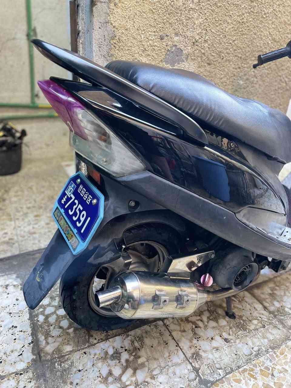 سلام عليكم
ماكس عدله للبيع دراجه مكينه بلاديه 
وبيه غراض صدر وصالنصه وقطره 
سعر 750وبيه مجال مكاني بغداد الحريه
رقم ***********
