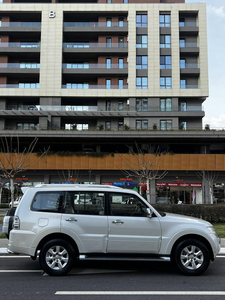 Mitsubishi pajero 2010 full full 
میسوبوشی باجیرۆ ٢٠١٠فول فول حبتور
خلیجی سفری شەریکە
مواسەفات
سڵایت
کوشن جلد
کوشن کارەبایی
حاسە
دەبڵ ئەکسل4×4
قفلی دەبڵ ئەکسل
سێ ڕیز کوشن
دوو سویچی بیلاد
سەماعەی ناو سنوق
سەلاجە
تەبرید مەرکەزی
مەکینە ٣٥٠٠ مرخوب
بێ بۆیاخو بێ ساردو بێ شوخت دەعامیەکانیشی بەشەرت بۆیاخی نیە
هەمو گیانی لەسەر شەریکە ماوە
گێڕو مەکینەی بەشەرت نەکراوەتەوە
شوێن سلیمانی
*********** whats app viber السليمانية, العراق
