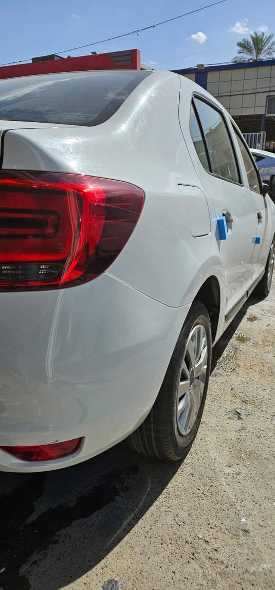 السلام عليكم
رينو سيمبول للبيع 
موديل 2020 
السيارة مكفوله من الصبغ
كير محرك كفاله 
شاشه وكامره 
السياره مدوشمه وكامله ارضيه وكشنات 
سنويه جديده هزه جديده يعني فقط تحويل 
وبالعافية على تصير من نصيبه 
السعر 90 وبيه مجال 
للاستفسار 0771200092


**إذا كنت صاحب هذا الإعلان وتريد حذفه لأي سبب، رجاءا أرسل رسالة إلى الدعم الفني**