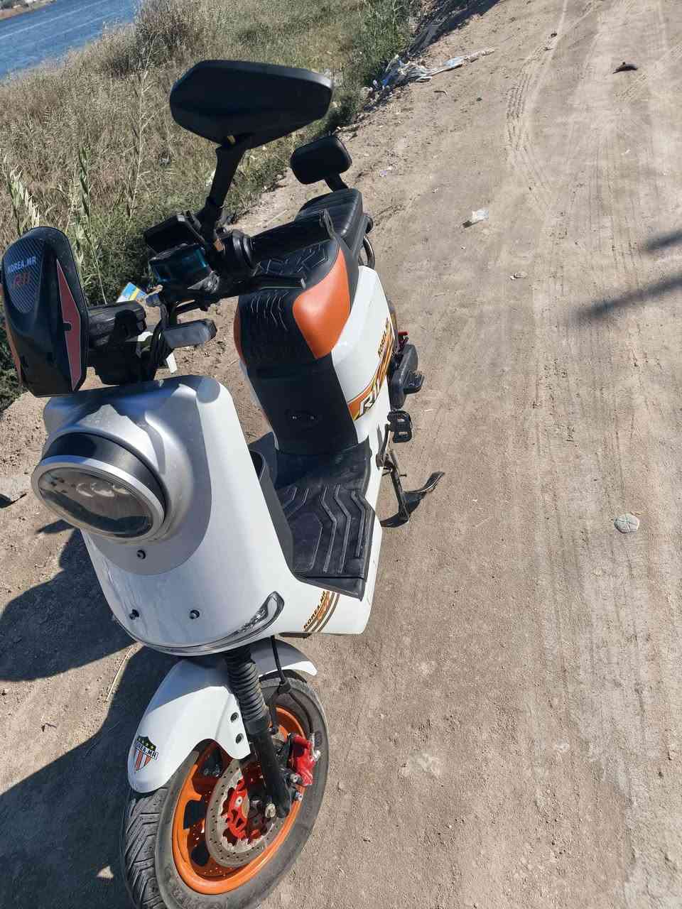 سلام وعليكم
ار 11موديل 2026 لون ابيض  مستخدمه قليل جدا 

خمس بطاريات دبل حجم كبير 32امبير 

4نمره سرعه 99

كهربائيات كلها شغاله الايت عالي ناصي دبل اشاره

 نشره اماميه خلفيه  اشاره يمنه ويسره 

بلوتوث وقاعده شحن وياها سويجين وبصمتين وكارت شحن

 الاصلي كفات موجوده

رقم الاستفسار ***********

السعر 600
