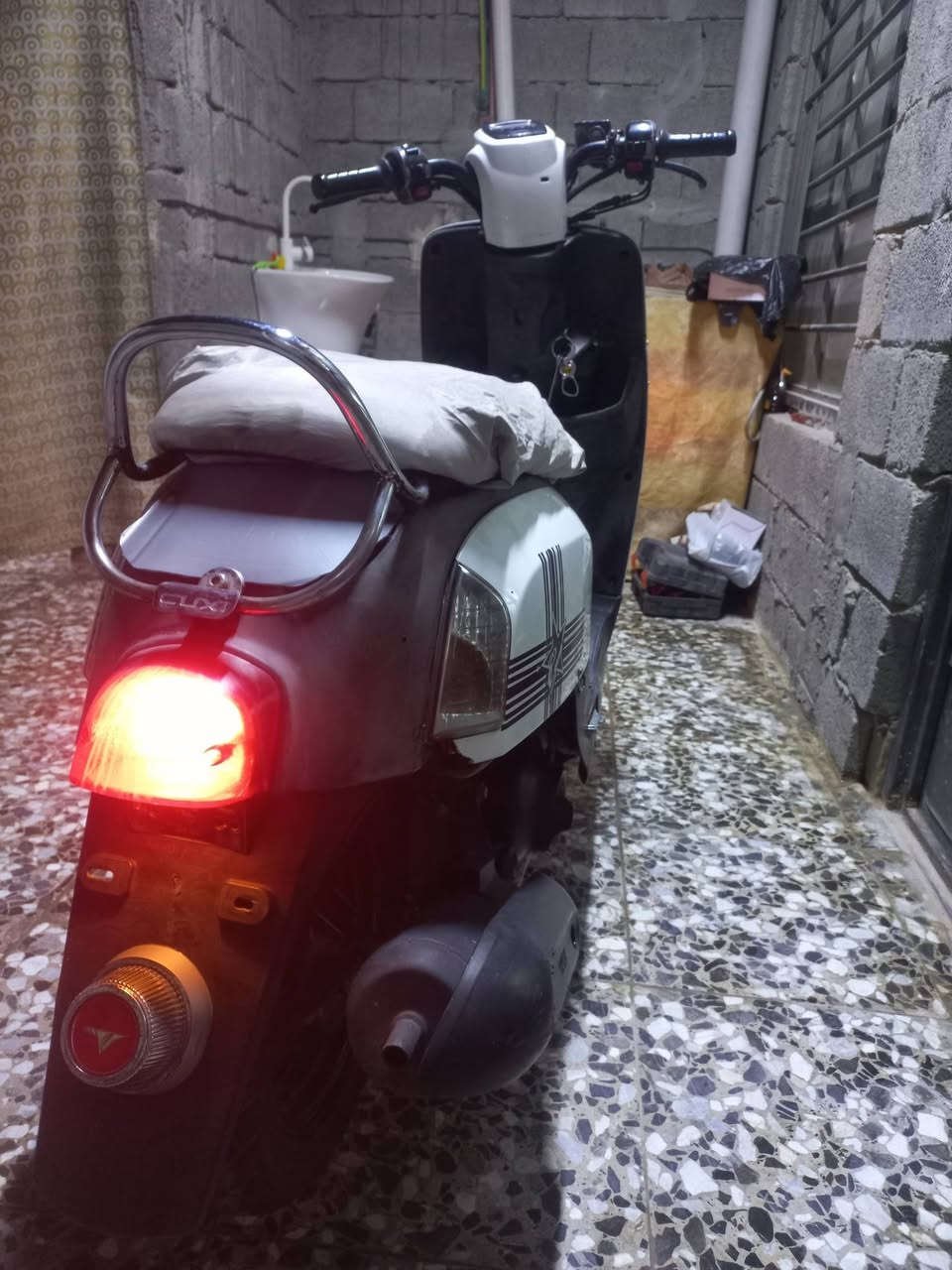 للبيع بوليس حالة نظيفة كهربائيات شغالة كاملة 
ب400 
الأمين الثانية قرب المجلس البلدي📍


**إذا كنت صاحب هذا الإعلان وتريد حذفه لأي سبب، رجاءا أرسل رسالة إلى الدعم الفني**