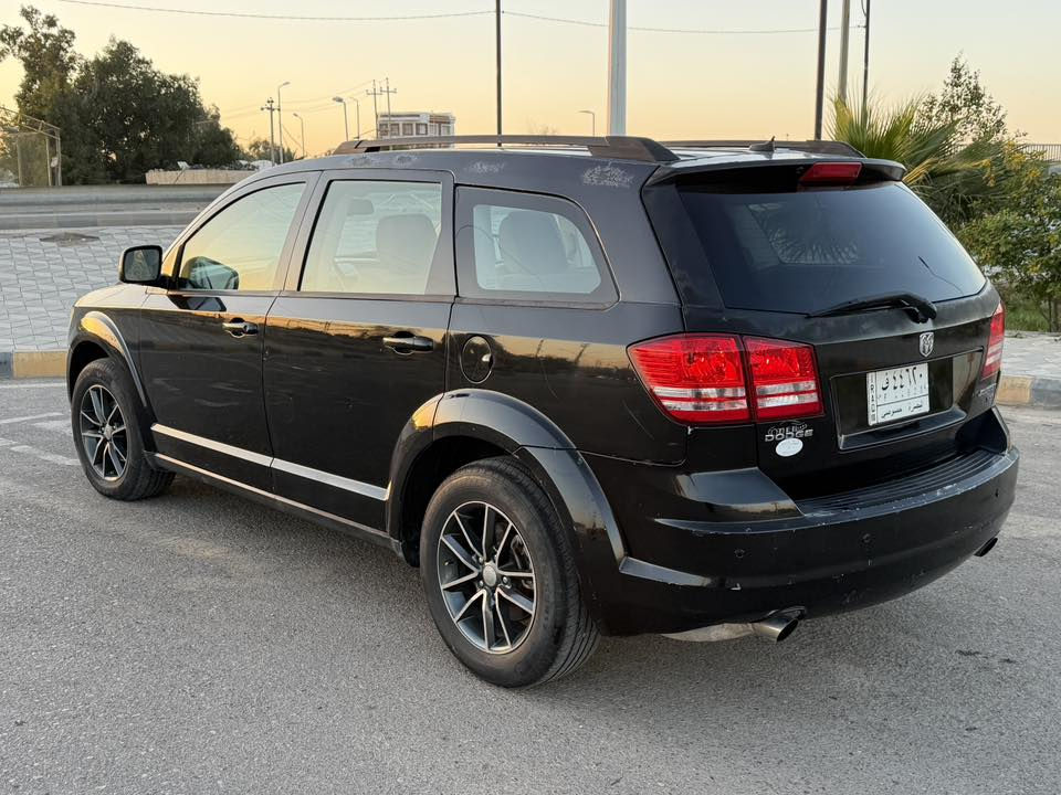 السلام عليكم جورني موديل 2010 للبيع
محرك 6 سلندر
السياره بيها صبغ فقط الهلال الخلفي
رقمها بصره باسمنا  
السعر75$ وبيها مجال
للأستفسار ***********
