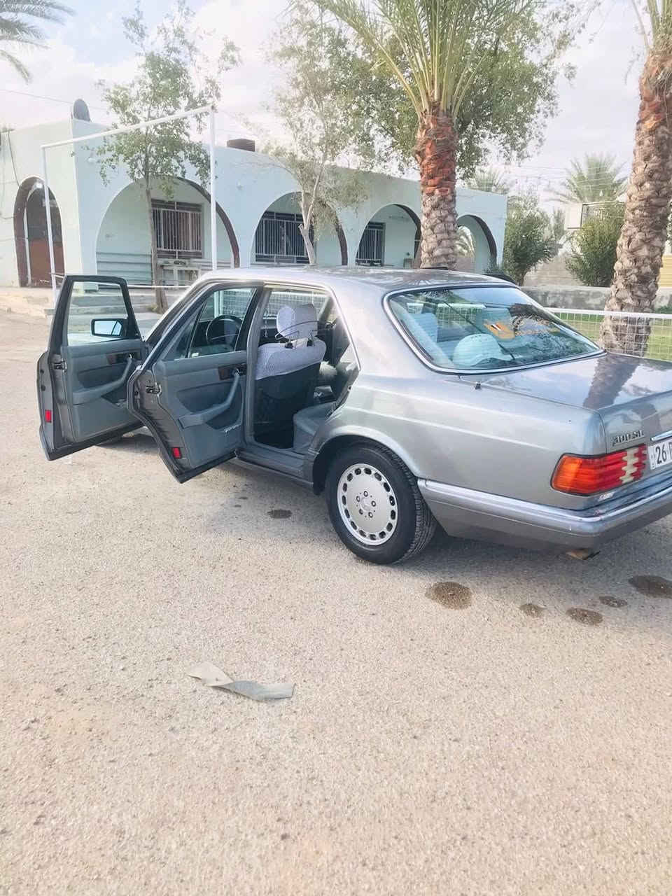 سلام عليكم مارسدس موديل 1991  /SE 300
فول موصفات اربع جام كهرباء / سلايت فتحه طكتين 

كشنات جلد / تحكم كهرباء ￼

بلاديه سياره / مصبوغه جماليه فقط 

كير ومكينه بلاديه 

تخم تاير 

عالي ناصي كهربائيات كله بشرط 

اريل شغال ويه سويج 

دبل فيتبم 

شلعه ومعدل خير من الله 

مكان سياره بغداد 

سعر 95 وبي مجال 

رقم هاتف ***********
***********
