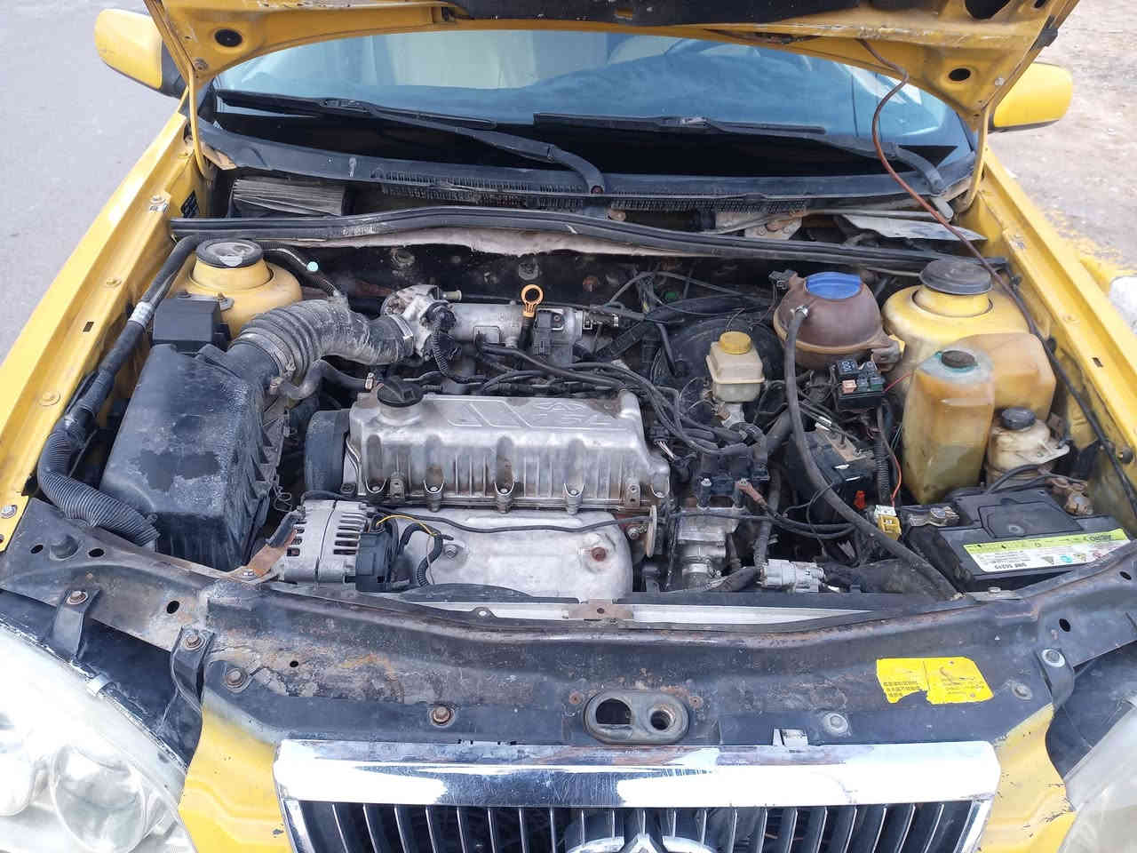 شيري كوين موديل ١٠ محرك مكفول لاصرف ولاتبخير صدر أمامي وخلفي جديد تخم تاير جديد تبريد ثلج دوشمه عام مشروع وطني مصفره من كلشي مكان السياره بغداد السعر ٢٥ وبيهه مجال قليل ***********
