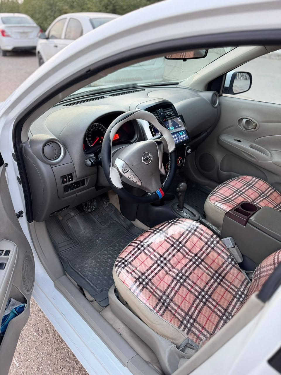 السلام عليكم نيسان صني 2021 هندي بليت الزركه سياره مكفوله كفاله عامه كير مكينه وحداديه وتخم تاير تبريد تدفئه سيار ماشيه 89 رقمها اربيل باسم شركه سنويه غير نافذه مكان السياره النجف سعر السياره 102 وبيها مجال للتواصل***********
