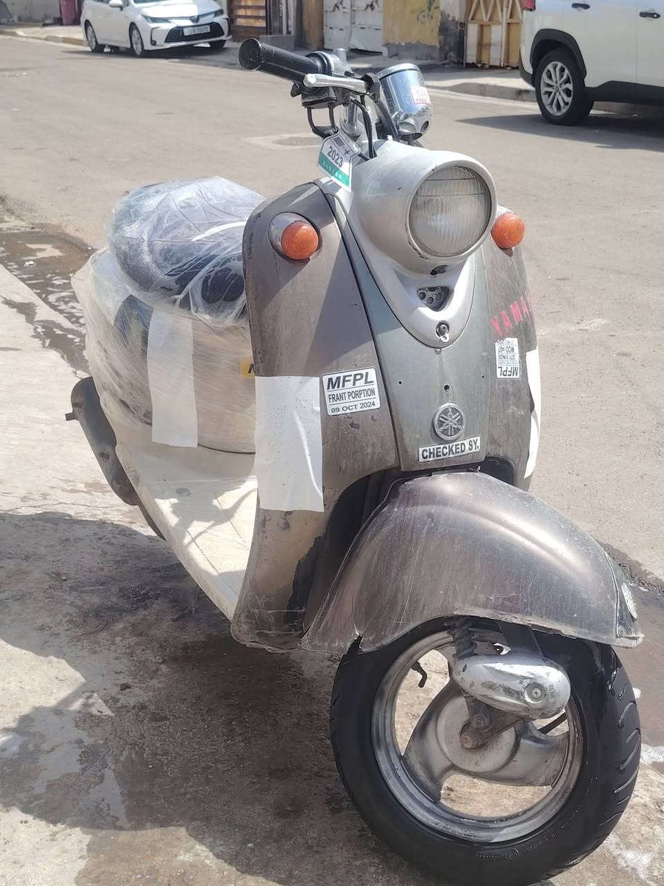 السلام علیکم دراجه للبيع ٦٠ دراجه نضيفه تشتغل هندر وسلف نقص بس باتري ولكهربائيات شغاله لايت عالي ناصي بك لايت اشاير يمنه يسره الدراجه شلعه ومعدل خير من الله مكينتها ناعمه السعر ٢٢٥ وبيها مجال العنوان بغداد حي العامل الاتصال على الرقم ***********
