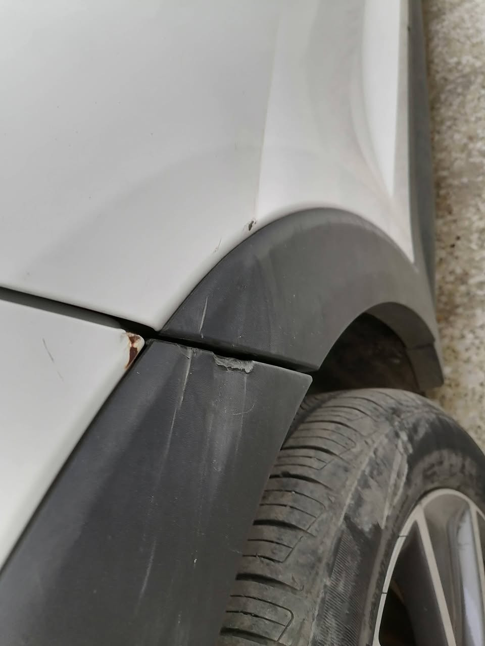 السلام عليكم للبيع توسان خليجي مديل ١٧ رقم بغداد ماشيه ٦٨ كم
 العنوان بغداد حي الخضراء السعر ١٧٩ للاتصال ***********
