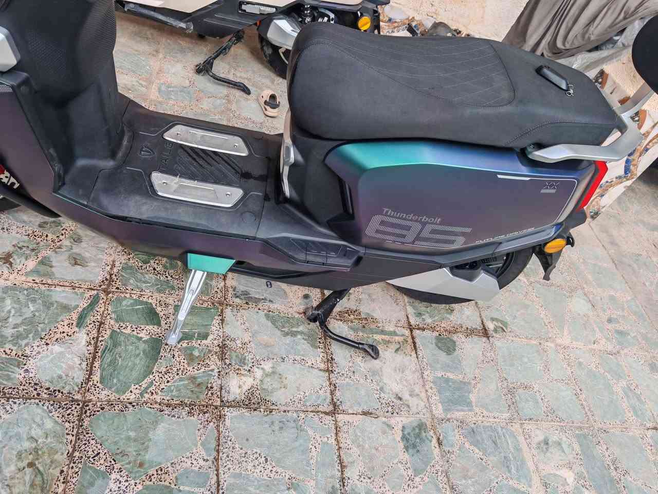 السلام عليكم دراجه شحن ريان للبيع ساعقه ماشيه 800 نظافتها فول سعرها 1,050 وبيها مجال سعر الجديد 1,400 ست بطاريات حجم الكبير مسطره عنوان بغداد الشعب شارع الجزيره استفسار على هذا الرقم ***********
