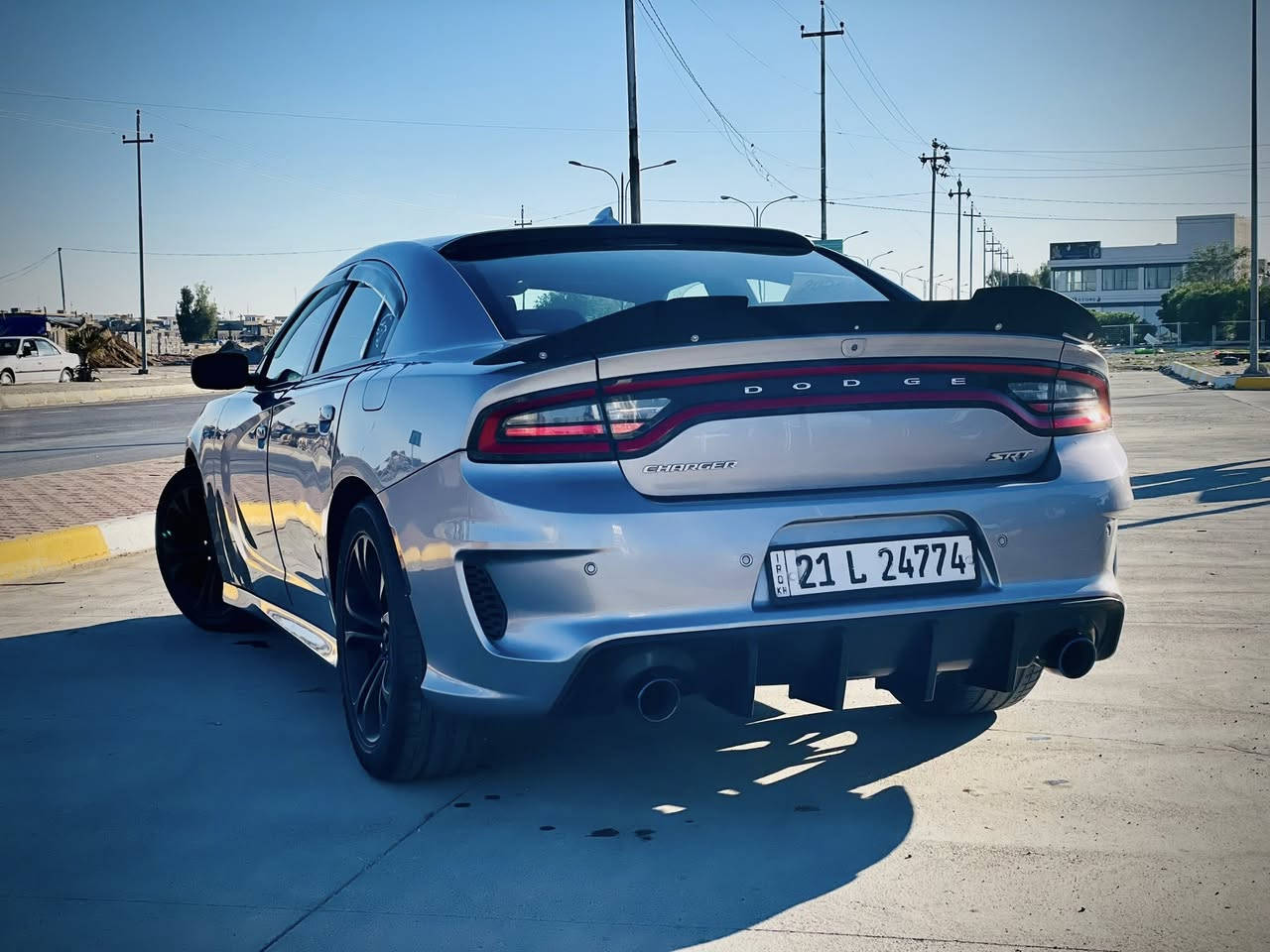 يسعد اوقاتكم
جارجر للبيع مواصفات SXT plus بدون فتحة 

مواصفاتها معروفة 

محدثة كيت كامل. هيلكات 

البونيد بلادي موجود بالاضافه الى الدوسات 

السياره كلييييين جديده جدا 

على وضع الشركة حتى ريحة الشركة بعدها تجي وتشوف 

مابيها اي حادث غير بارد صغير 

موديل 2018 

ماشيه 104 الف ميل حقيقي  
رقم سليمانيه باسمي 
تحويل ثاني يوم

( لاهل كركوك . بيها بطاقه بانزين ) 

السياره موجودة بكركوك 

للاستفسار

***********
