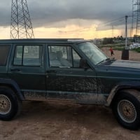 جيب شيروكي للبيع  07512038110 07705615670