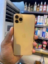 ايفون ١١ برو ماكس • ٢٥٦ • بطاريه ٧٥٪