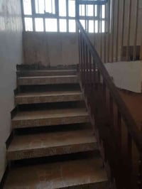 طابق ثاني ميكانيك  مكانه مرتب  ايجار 400   قرب لحوم اسيا   07838166688