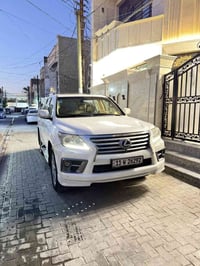 لكزس 2010 بلاديه السياره ومكفوله من الحادث والصبغ والتبديل سياره فول م...