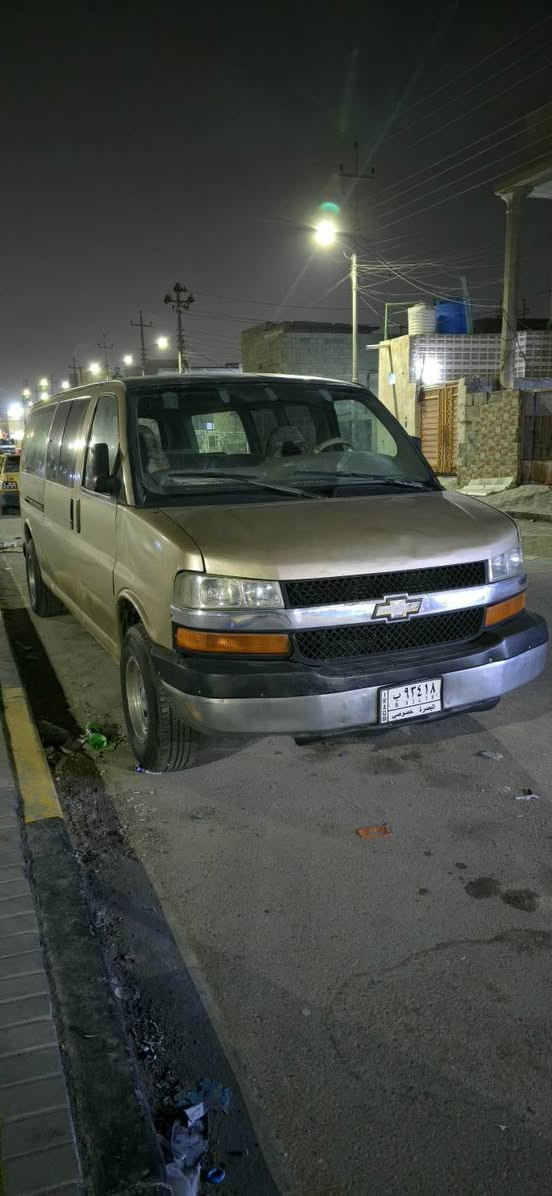 السلام عليكم
شيفرولية اكسبرس موديل 2000 

كلين تايتل بيها سمكرة قليلة 

السيارة نضيفة وتخبل بس داخليتها تعبانه يرادلها داخلية 

مكينتها گيرها كلهن فول ونضيفات 

سعرها 55 ورقة وبيها شوية مجال مستعجل على بيعتها 
 رقمي ***********

مكانها بصرة
