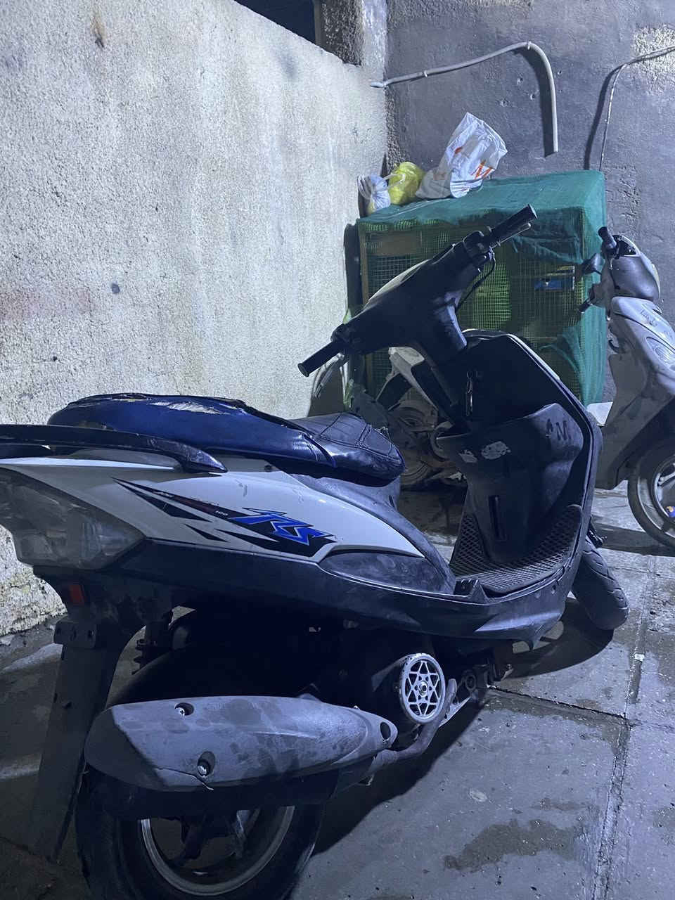 ح عليكم دراجه ماكس عدله مكيه خرسه مكينتها ما مفتوحه ولا مطخوخه ابد كلجات رياضي شيال رياضي قبق فلاوين رياضي قطره دهن رياضي وياله نجمه ل اصلي نضيفه بس دبل امامي تعبان وكشن تعبان دراجه نضيفه وكفرات تجاري مكاني الزعفرانيه ***********فقط واتساب لسعر 725وبيها مجال.
