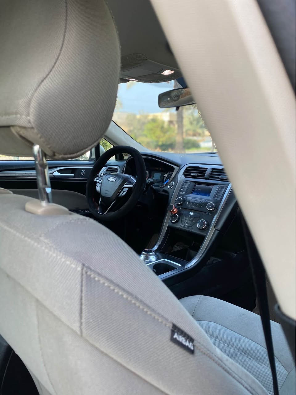 السلام عليكم للبيع فورد فيوجن 2017 وارد امريكي حادث خلفي بدون دواخل ٣ قطع صبغ مواصفات ( محرك 2.5 تنفس طبيعي المرغوب - كير ماوس - بصمة - بكلايتات لد - كامرة دوارة + شاشة وسط بلوتوث - ويل كب حجم ١٦ - تحكمات ستيرن جهتين - هاند بريك بصمة ) وباقي المواصفات المعروفة 
محرك وكير ممفتوحات 
صدر وتخم تاير جدد 
السيارة جاهزة بدون اي نقص 

رقم بغداد ب اسمي هزة وسنوية وارقام كلهن جدد

السعر 109 ورقات وبيها مجال 
 للاتصال *********** بغداد, العراق
