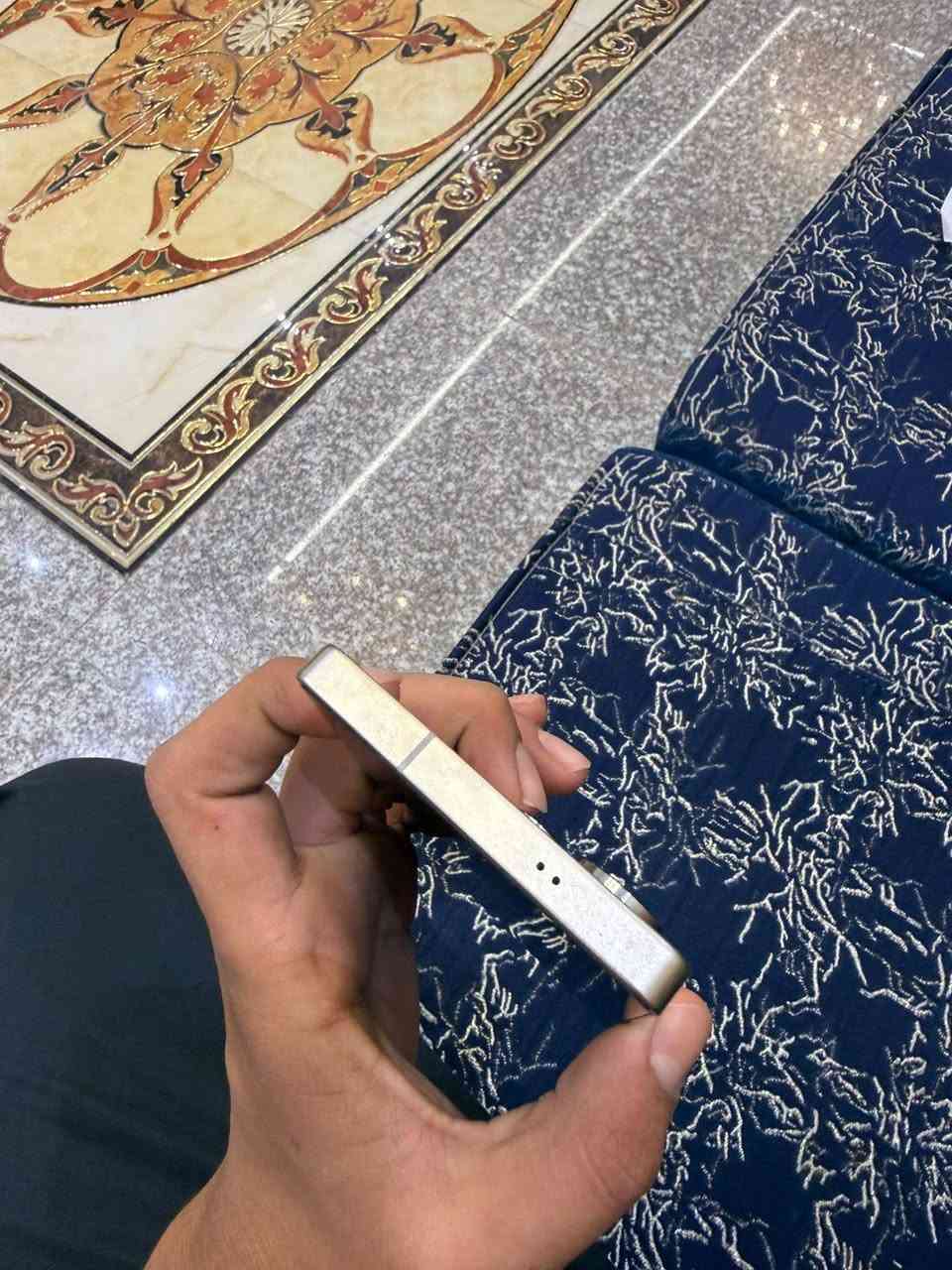 سامسونك s25الترا جهاز جديد ونضيف ذاكره 256 كامل ملحقات قطعه نضيفه سعرا 1200وبي مجال  رقم ***********
