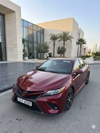 كامري 2018 SE    السعر 150 وبيها مجال  سلايد كشنتات جلد كهرباء   (3) ق...