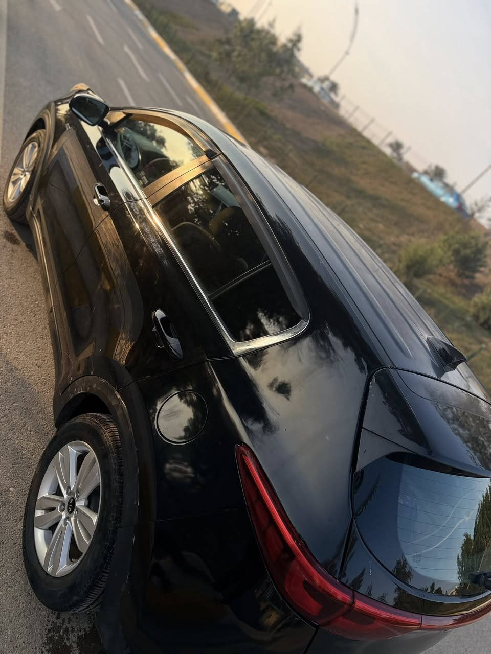 سلام عليكم 
للبيع كيا سبورتج 
موديل 2018
نص مواصفات
سياره كلش حلوه ومابيه اي نقص
صدر امامي خلفي جديد
تايرات جدد 
ادامه كامله على سياره
رقم ديالى بأسمي 
بيه صبغ جامرلغ خلفي جه السايق 
والصندوك فقط
وارد امريكي 
كلش حلوه وجديده السياره بالخير ع الياخذه 
رقم ***********
السعر 159 بيه مجال بسيط 
عنوان ديالى بعقوبه
