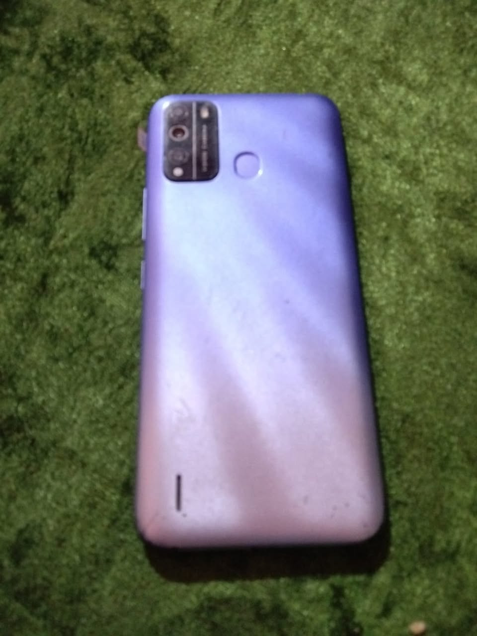 السلام عليكم مبايلات ثنين للبيع ثنينهن ب 100 مكاني شارع ابو فارس ***********
