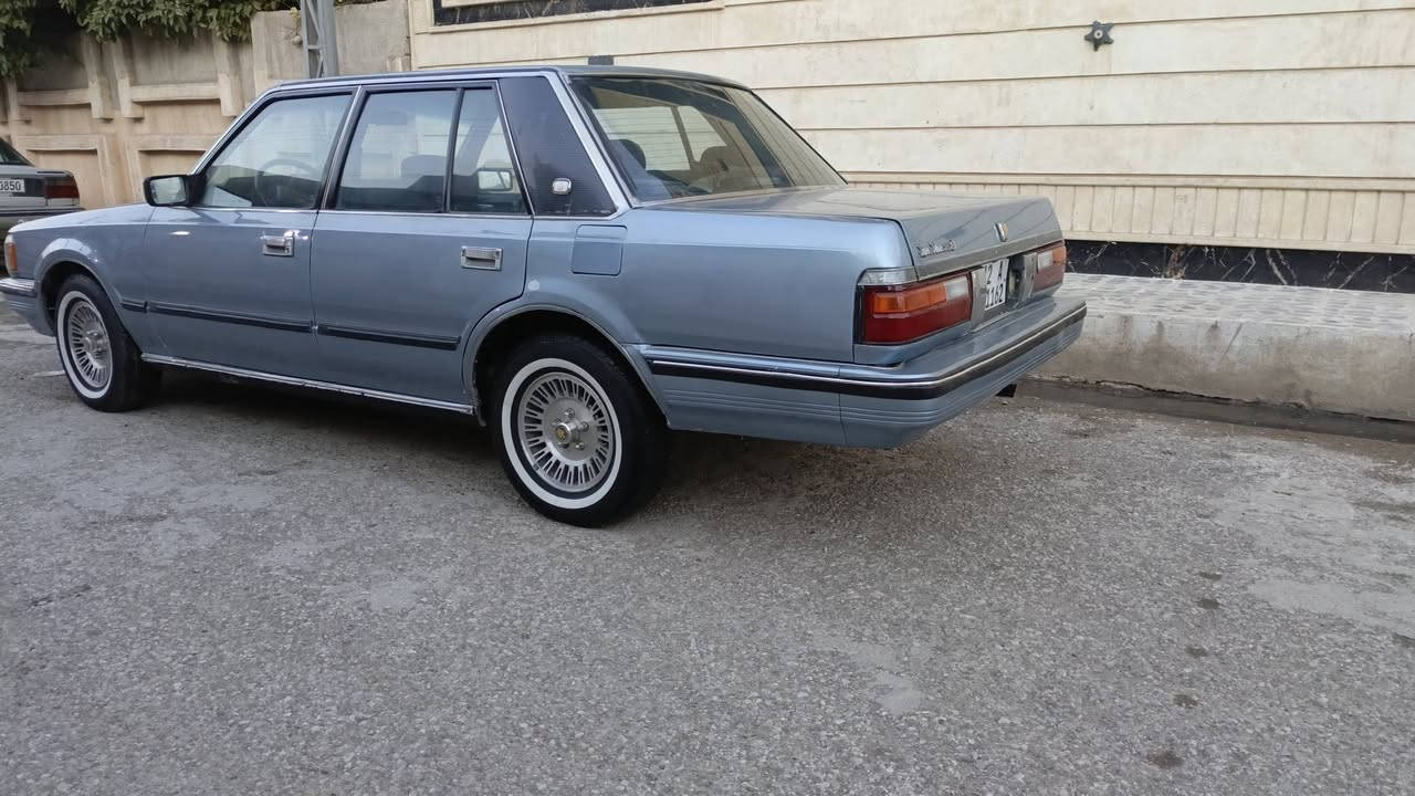 السلام عليكم سوبر موديل 85رقم نينوى انكليزي سنويه جديده شرط التحويل كابون بانزين بيها محرك كير اكسن شرط السياره تبريدها شغال التدفئه شغاله وايرمنيه كلها شغاله طخم امامي وخلفي نظيف سياره جهازه مصبوغه عام جماليه   مكاني موصل الايسر 
(السعر 52)وبيها مجال للطيبين باقي التفاصيل 
اتصل على الرقم 
***********
***********
