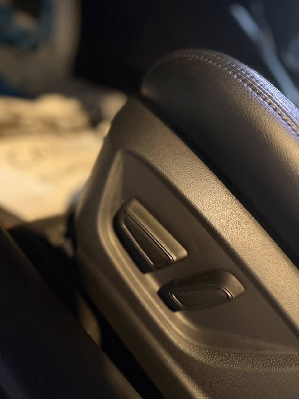 سلام عليكم
كورلا هايبرد شكل ال S فول مواصفات موديل 2025
اربع كامرات 
فتحة سقف
داخل جلد 
كرسي كهرباء
بصمة تشغيل 
رادار امامي
سايد بريك بصمة 
السيارة بيهة رصعه بسيطة بل جاملغ الخلفي
ماشية 11 الف 
السعر 158 ورقة وبيهة مجال بسيط
مكان السيارة بغداد الكاظمية جكوك


**إذا كنت صاحب هذا الإعلان وتريد حذفه لأي سبب، رجاءا أرسل رسالة إلى الدعم الفني**