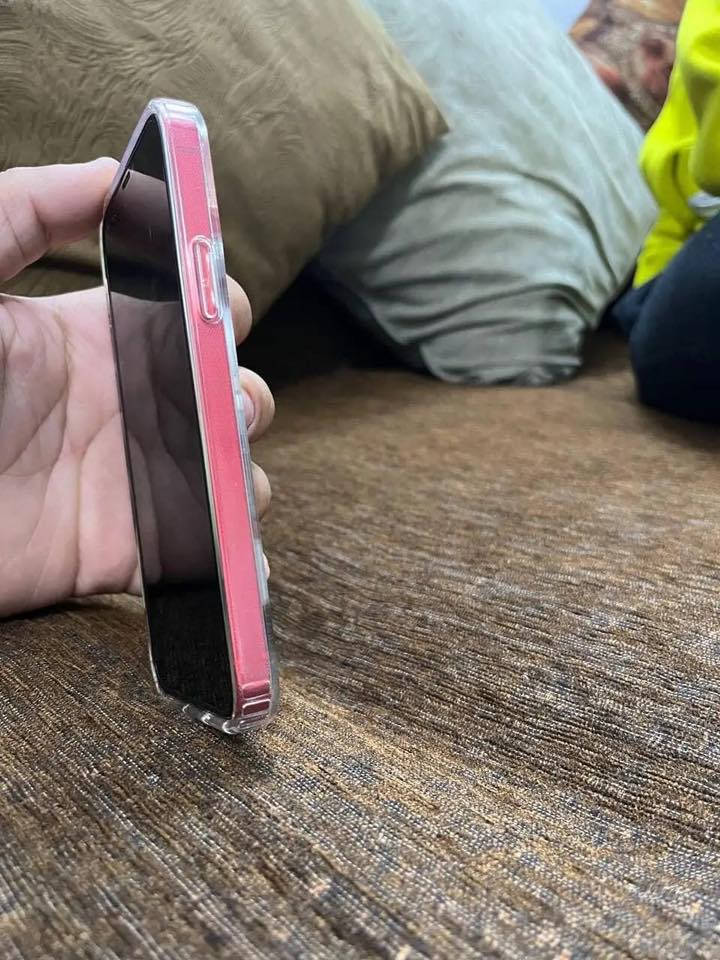 نطيحه الجهاز 
آيفون 12عادي كامرتين 
بطاريه 84.              
نضافه 92
الذاكره 64
الجهاز ممبدل بي كلشي بلادي 
السعر 290بي مجال خير الله 
مكاني بغداد حي اور 
***********
